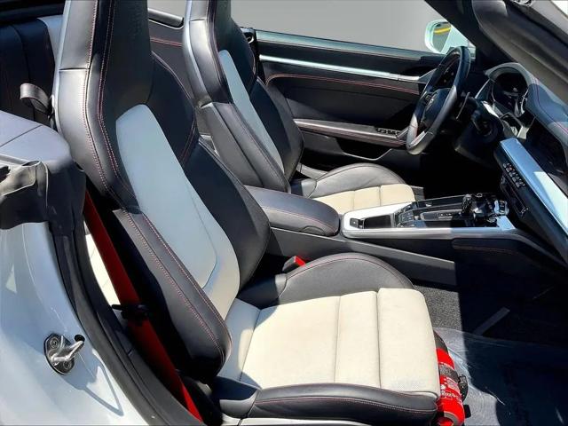 2023 Porsche 911 Carrera 4S Cabriolet