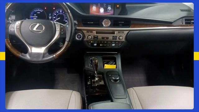 2015 Lexus ES 300h Hybrid