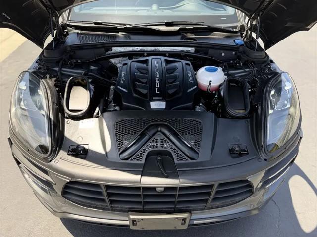 2018 Porsche Macan Turbo