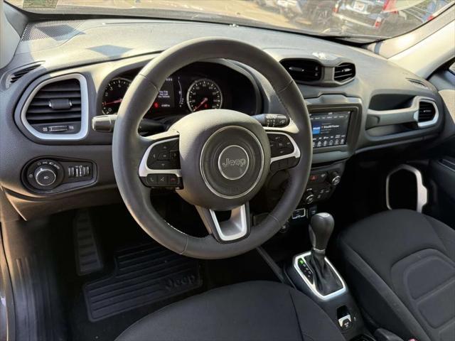 2019 Jeep Renegade Latitude 4x4 2019 Jeep Renegade Latitude 4x4