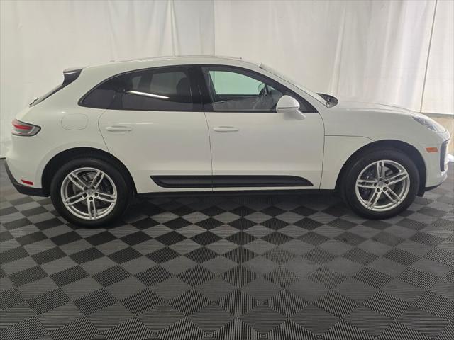 2024 Porsche Macan Unknown