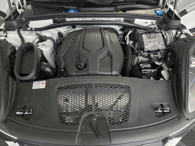 2024 Porsche Macan Unknown