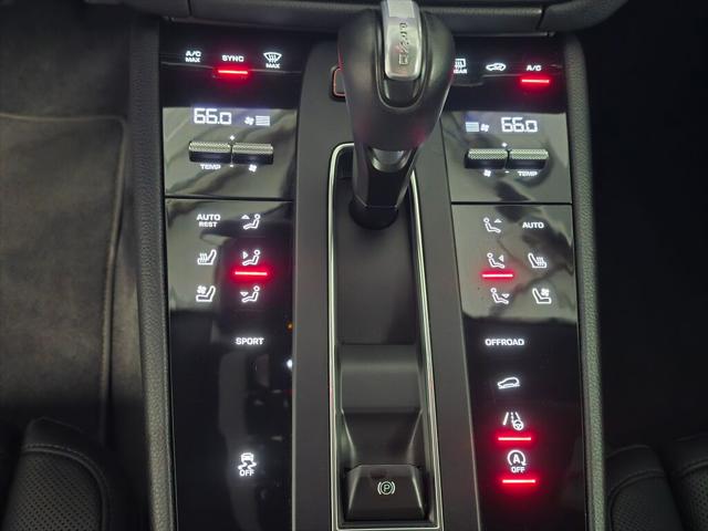 2024 Porsche Macan Unknown