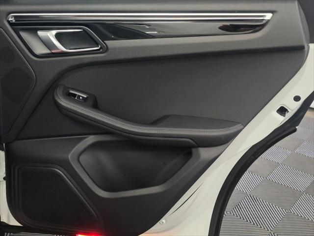 2024 Porsche Macan Unknown