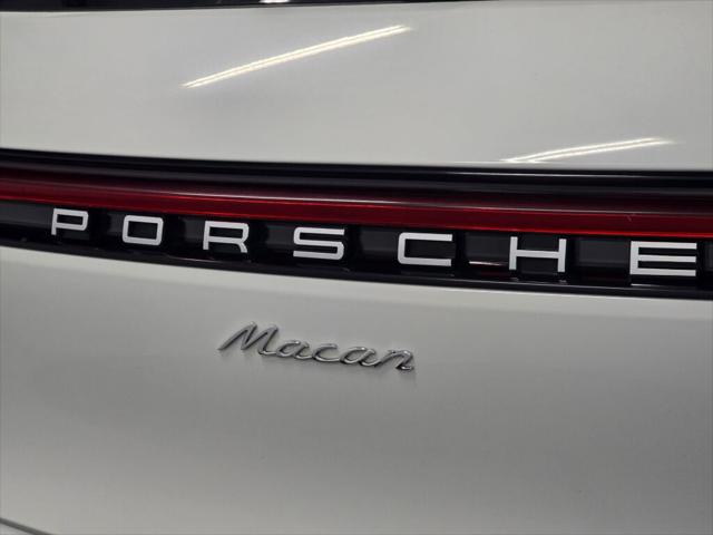 2024 Porsche Macan Unknown