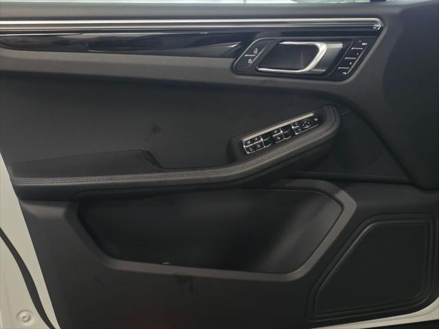 2024 Porsche Macan Unknown