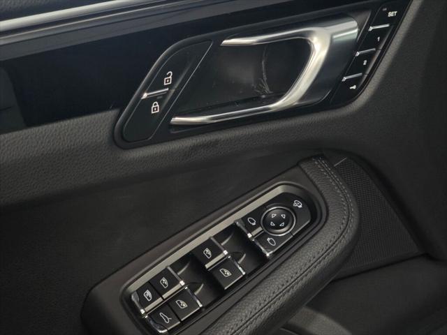 2024 Porsche Macan Unknown