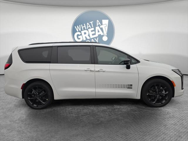 2027 Chrysler Pacifica PACIFICA SELECT AWD 2027 Chrysler Pacifica PACIFICA SELECT AWD