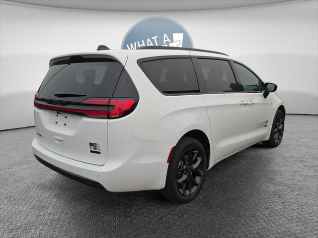 2027 Chrysler Pacifica PACIFICA SELECT AWD 2027 Chrysler Pacifica PACIFICA SELECT AWD