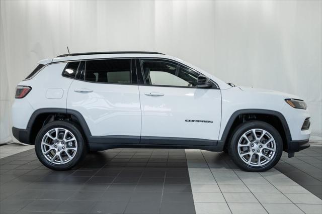 2023 Jeep Compass Latitude Lux FWD 2023 Jeep Compass Latitude Lux FWD