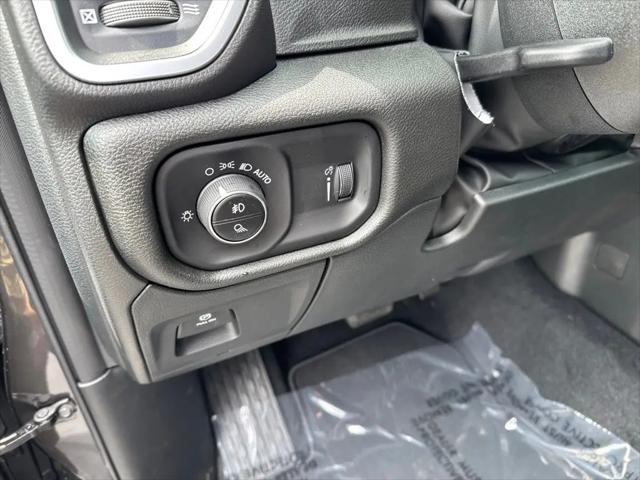 2026 Ram 1500 Express Quad Cab 4x4 64 Box