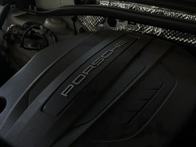 2021 Porsche Macan Macan