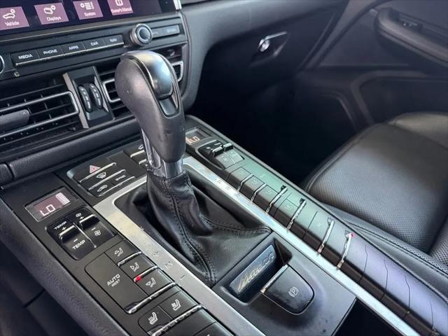 2021 Porsche Macan Macan