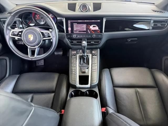 2021 Porsche Macan Macan