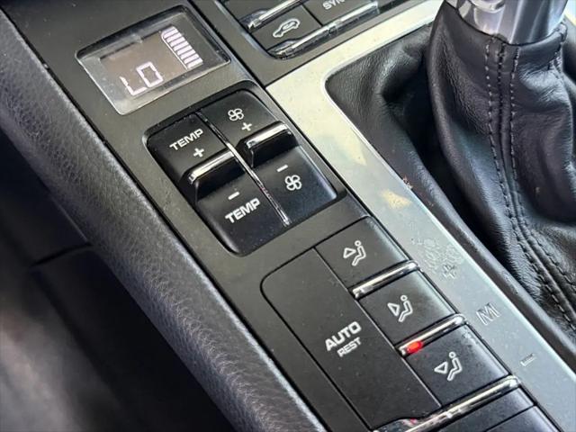 2021 Porsche Macan Macan