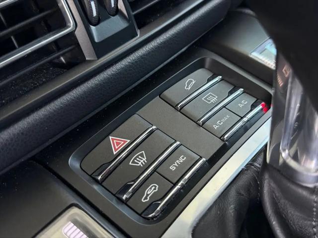 2021 Porsche Macan Macan