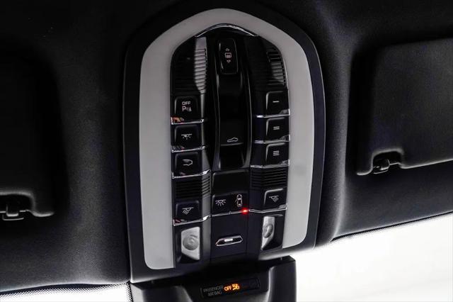 2023 Porsche Macan T