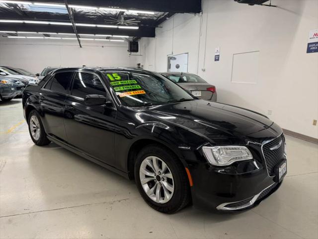 2015 Chrysler 300 Limited