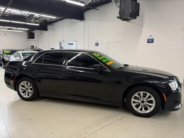 2015 Chrysler 300 Limited