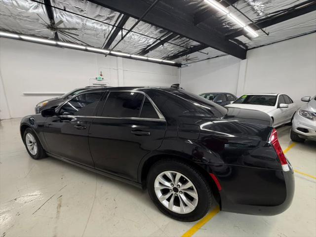 2015 Chrysler 300 Limited