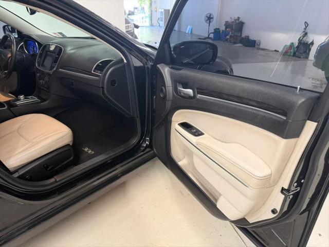 2015 Chrysler 300 Limited
