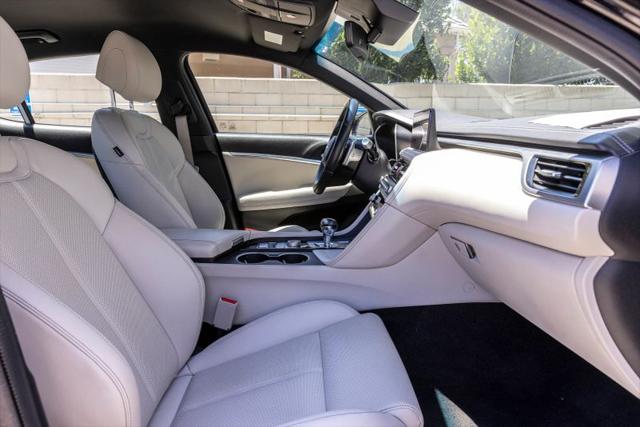 2025 Genesis G70 2.5T RWD