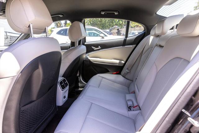 2025 Genesis G70 2.5T RWD