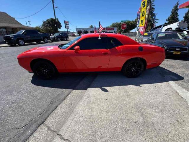 2018 Dodge Challenger SXT Plus
