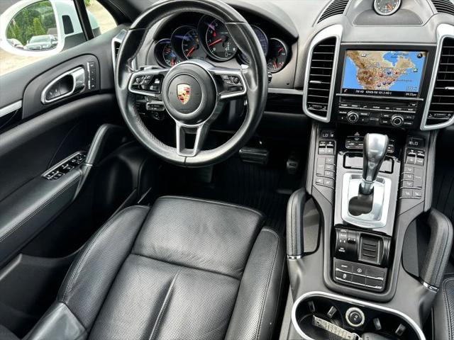 2016 Porsche Cayenne Base