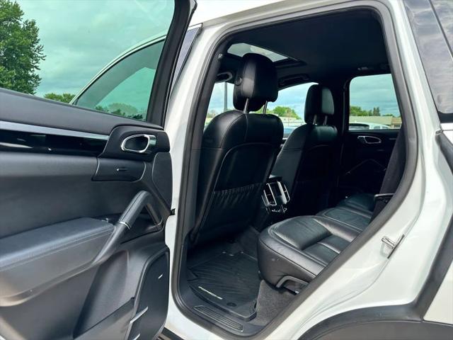 2016 Porsche Cayenne Base
