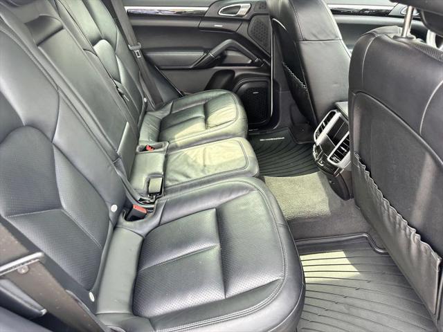 2016 Porsche Cayenne Base