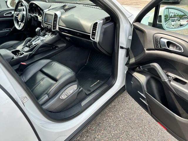 2016 Porsche Cayenne Base