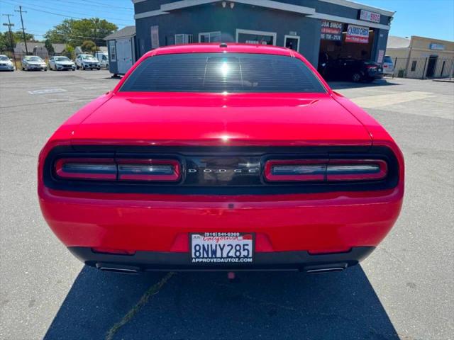 2015 Dodge Challenger SXT