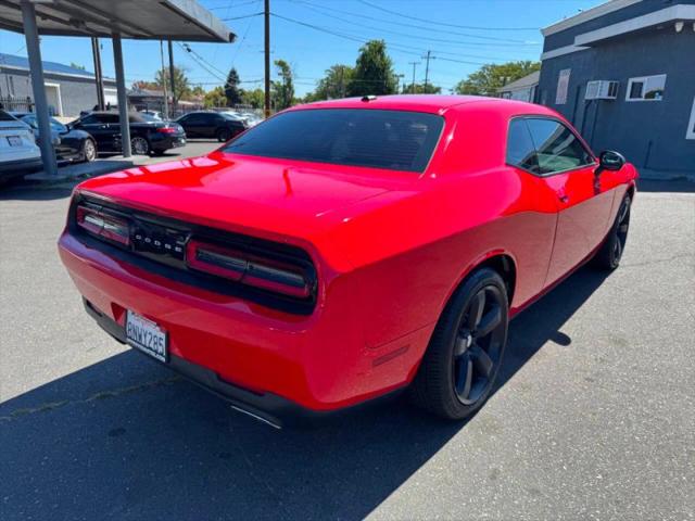 2015 Dodge Challenger SXT