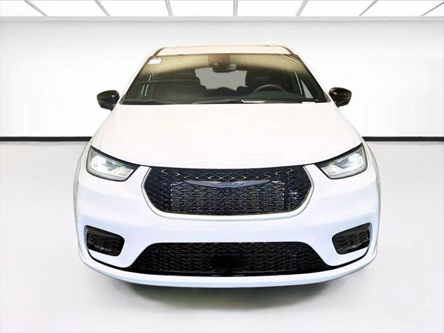 2024 Chrysler Pacifica Hybrid S Appearance Pkg