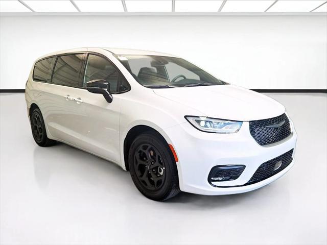 2024 Chrysler Pacifica Hybrid S Appearance Pkg
