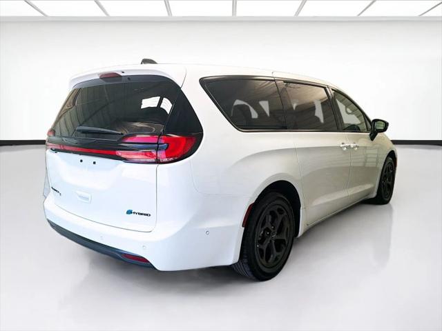 2024 Chrysler Pacifica Hybrid S Appearance Pkg