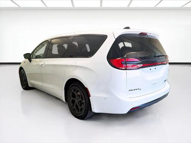 2024 Chrysler Pacifica Hybrid S Appearance Pkg