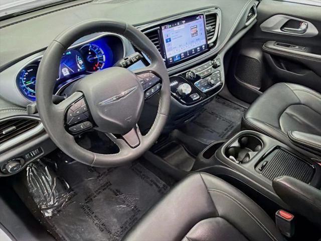 2024 Chrysler Pacifica Hybrid S Appearance Pkg