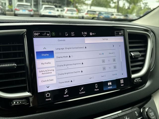 2023 Chrysler Pacifica Touring L