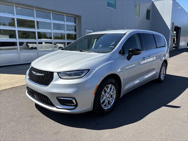 2024 Chrysler Pacifica Touring L for sale in Eugene, OR
