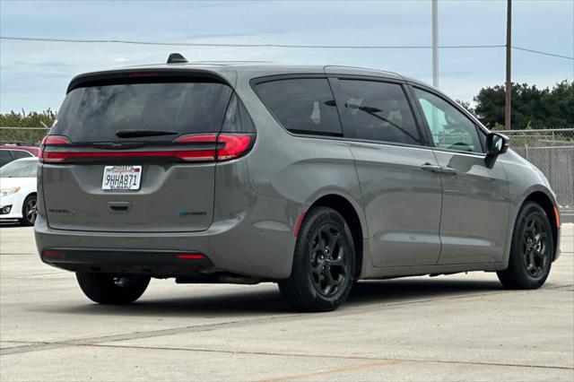 2023 Chrysler Pacifica Hybrid Touring L