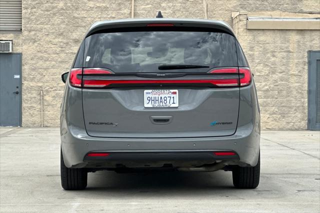 2023 Chrysler Pacifica Hybrid Touring L