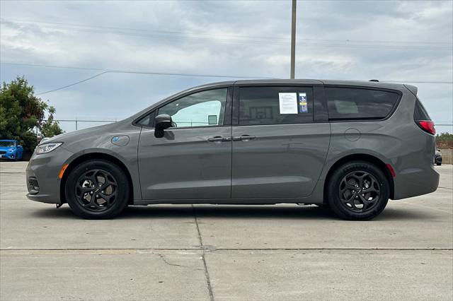 2023 Chrysler Pacifica Hybrid Touring L