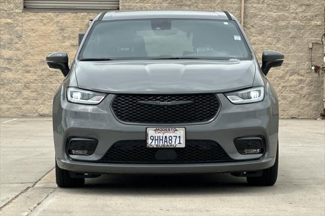 2023 Chrysler Pacifica Hybrid Touring L