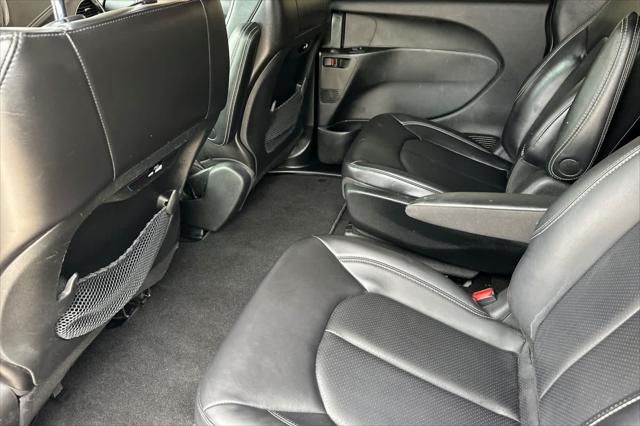 2023 Chrysler Pacifica Hybrid Touring L