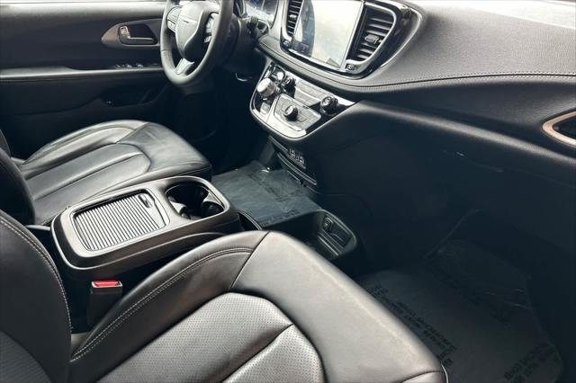 2023 Chrysler Pacifica Hybrid Touring L