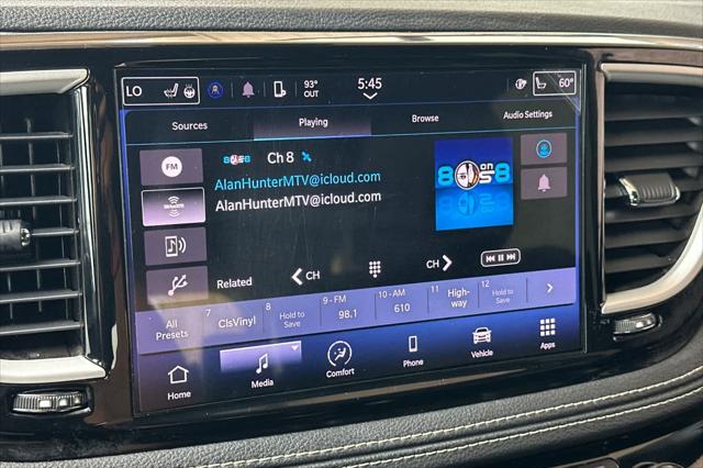 2023 Chrysler Pacifica Hybrid Touring L