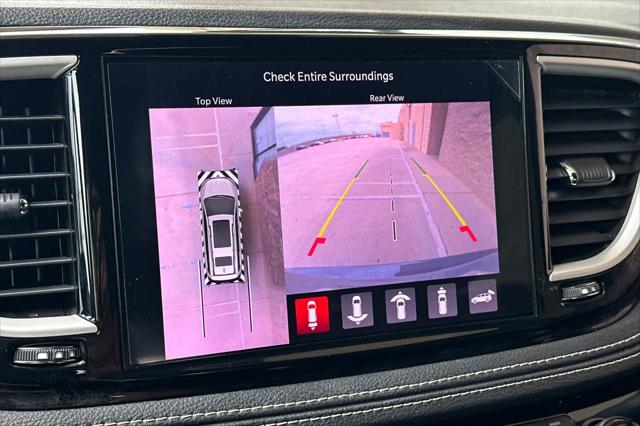 2023 Chrysler Pacifica Hybrid Touring L