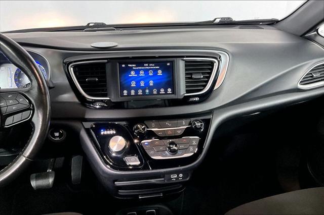 Used 2020 Chrysler Pacifica Touring For Sale in Olive Branch, MS